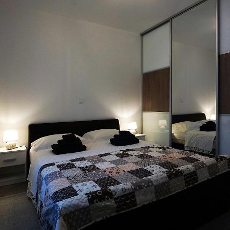 Deluxe Apartment Joia With Balcony On The Beach Bacvice, Free Parking, Old Town, Near Ferry Port Split Bagian luar foto