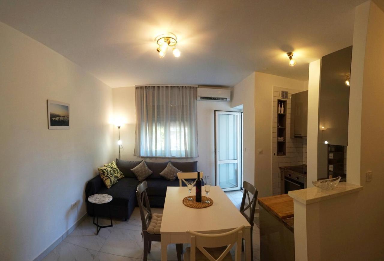 Deluxe Apartment Joia With Balcony On The Beach Bacvice, Free Parking, Old Town, Near Ferry Port Split Bagian luar foto