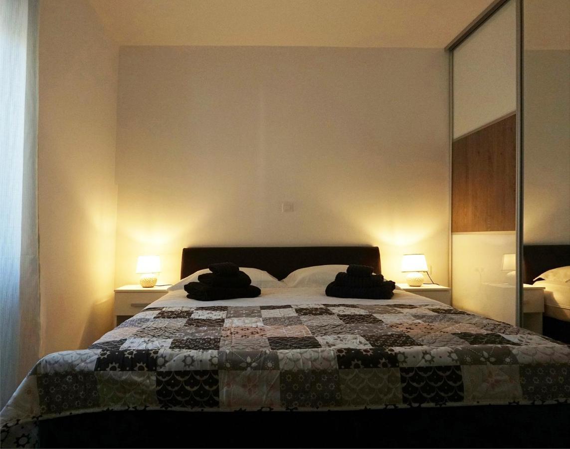 Deluxe Apartment Joia With Balcony On The Beach Bacvice, Free Parking, Old Town, Near Ferry Port Split Bagian luar foto