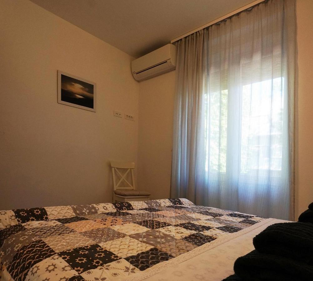 Deluxe Apartment Joia With Balcony On The Beach Bacvice, Free Parking, Old Town, Near Ferry Port Split Bagian luar foto